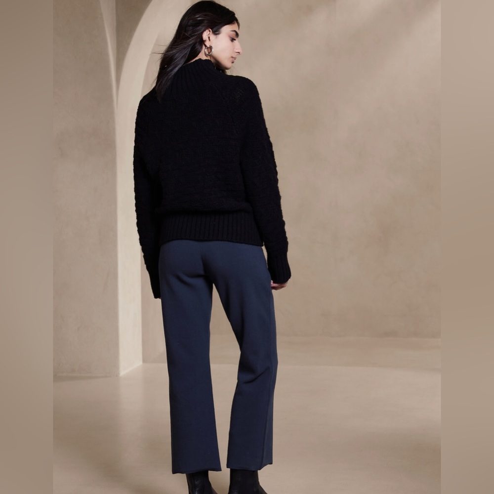 NWT! BANANA REPUBLIC NAVY MILANO FLARE CROPPED SWEATER PANTS - Multiple Sizes - Picture 3 of 8